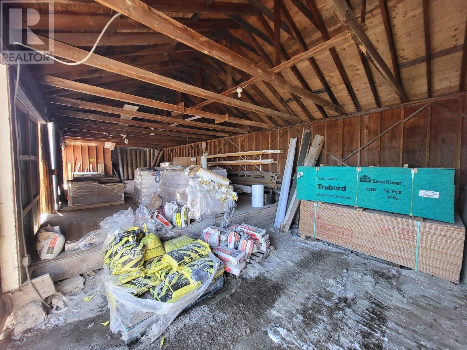 109 4th St Property Photo 23