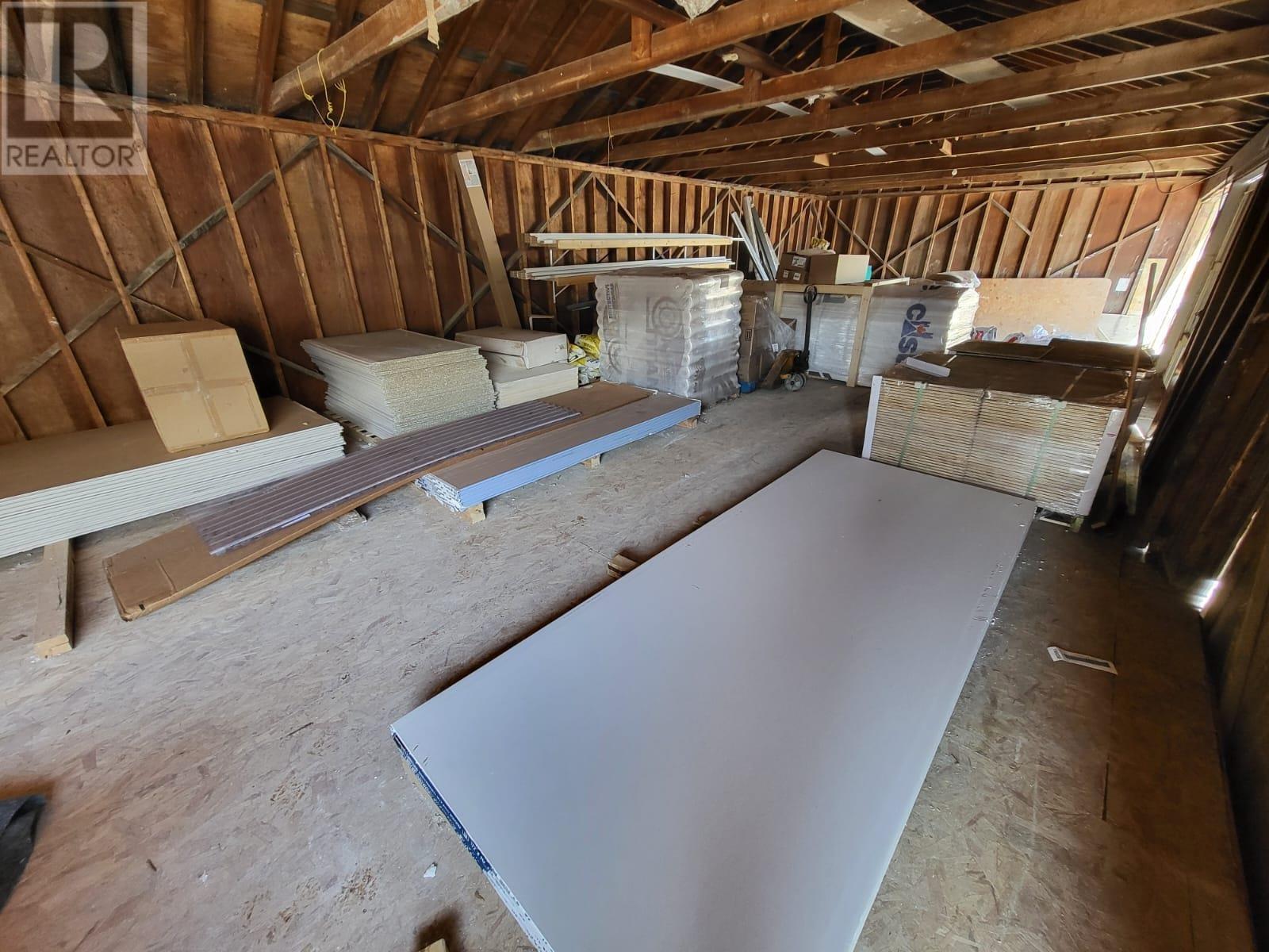 109 4th St Property Photo 34