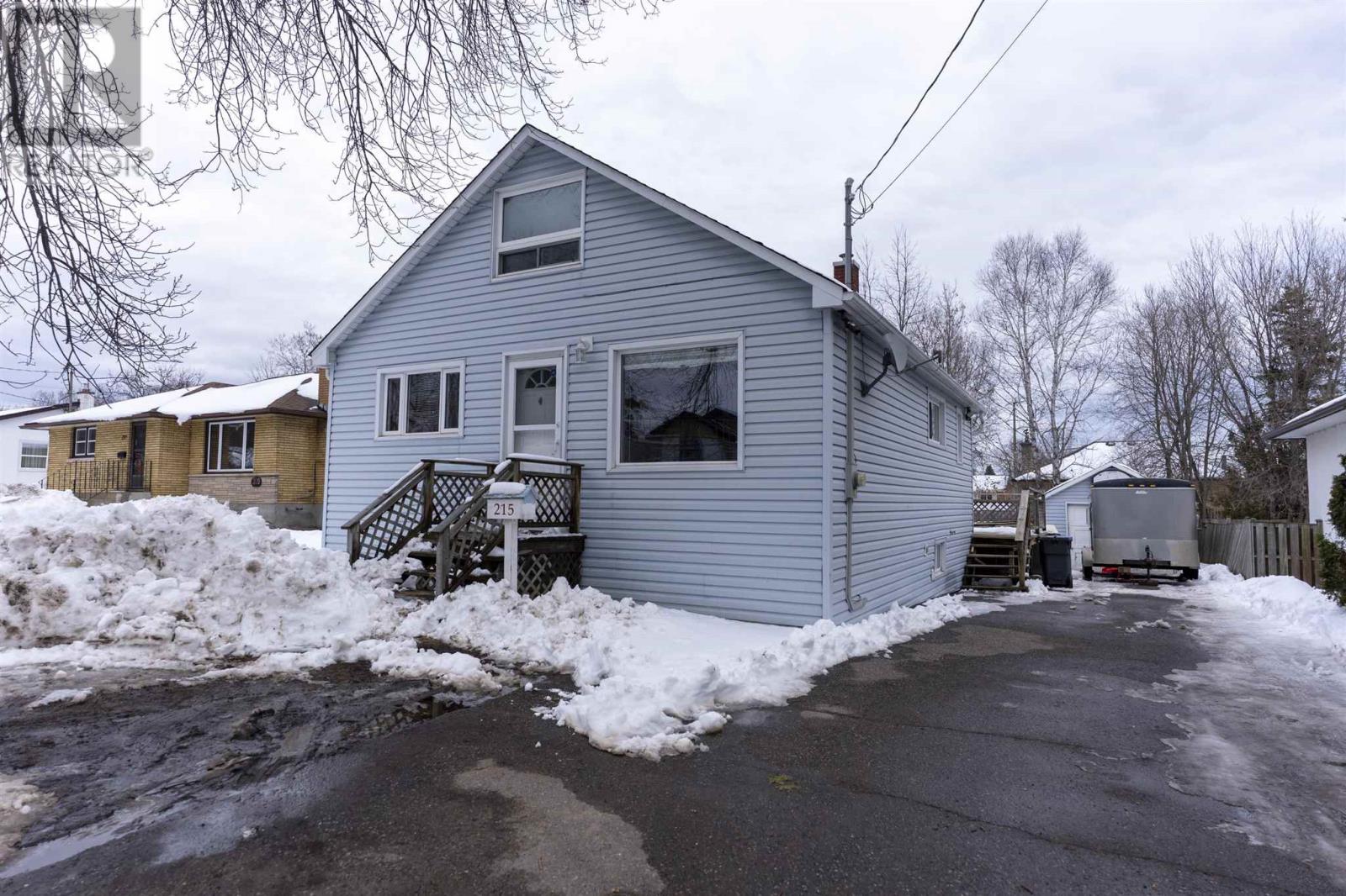 215 Windemere Ave S Property Photo 1