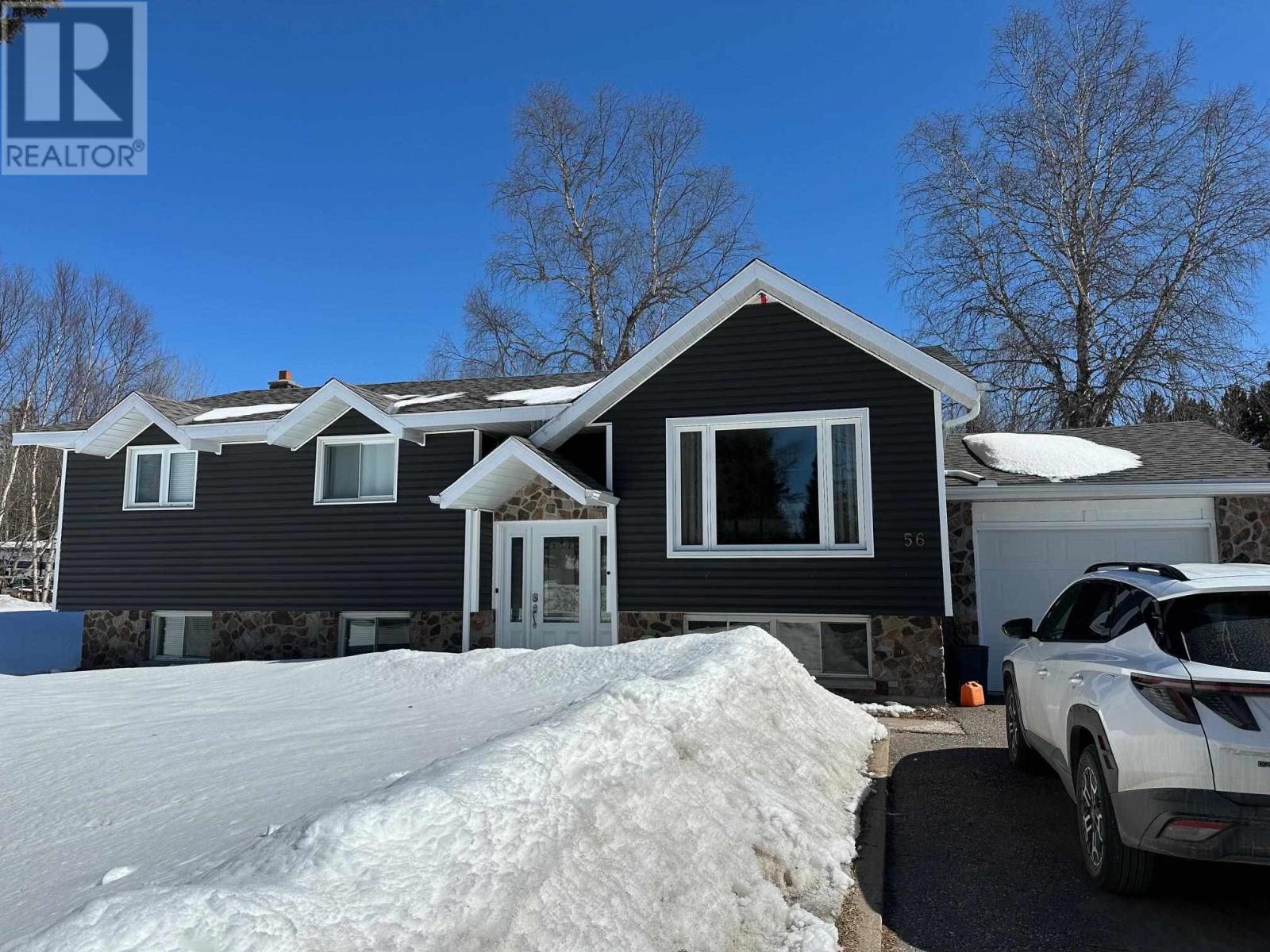 56 East Grove Cres Property Photo 1