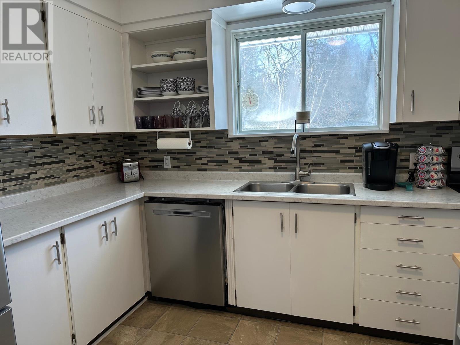 56 East Grove Cres Property Photo 11
