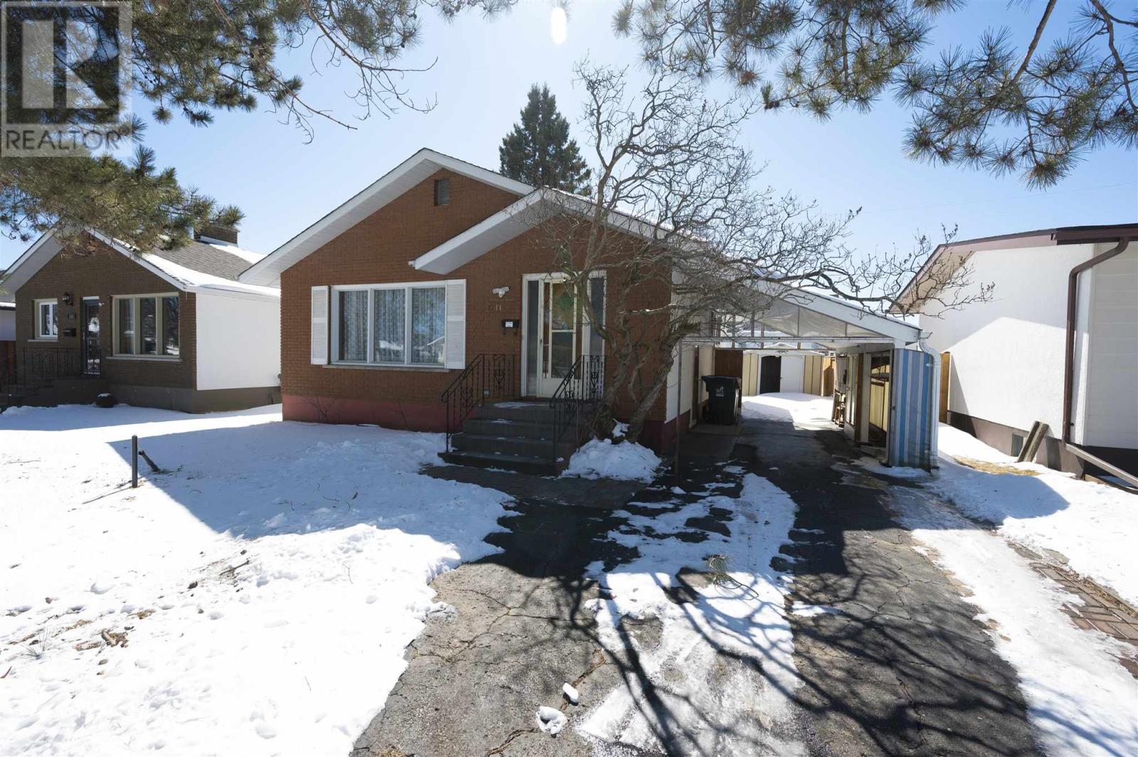 116 Glendale Crescent Property Photo 1