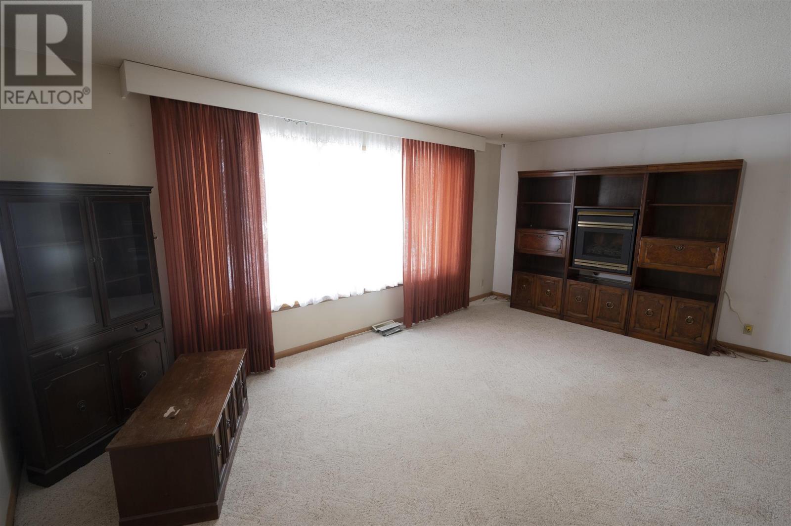 116 Glendale Crescent Property Photo 3