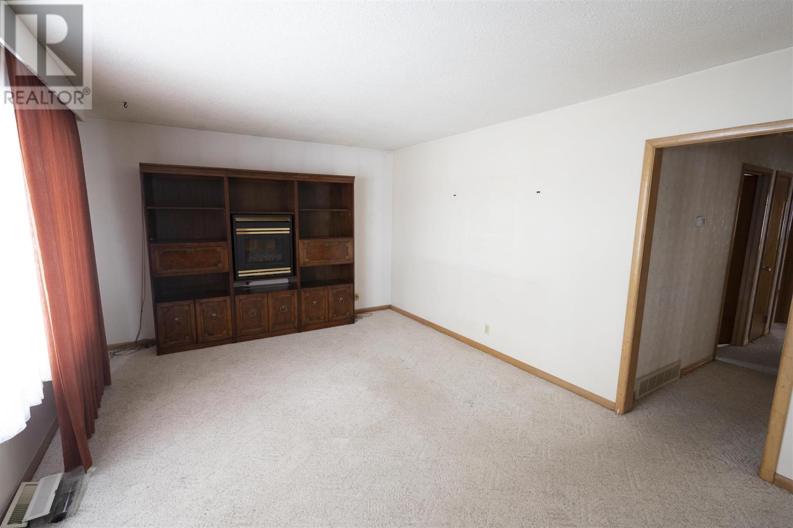 116 Glendale Crescent Property Photo 4
