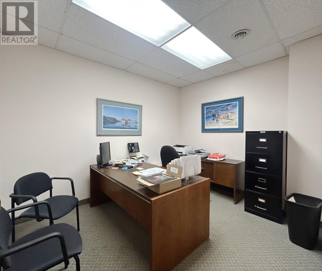 250 Scott Street Property Photo 6