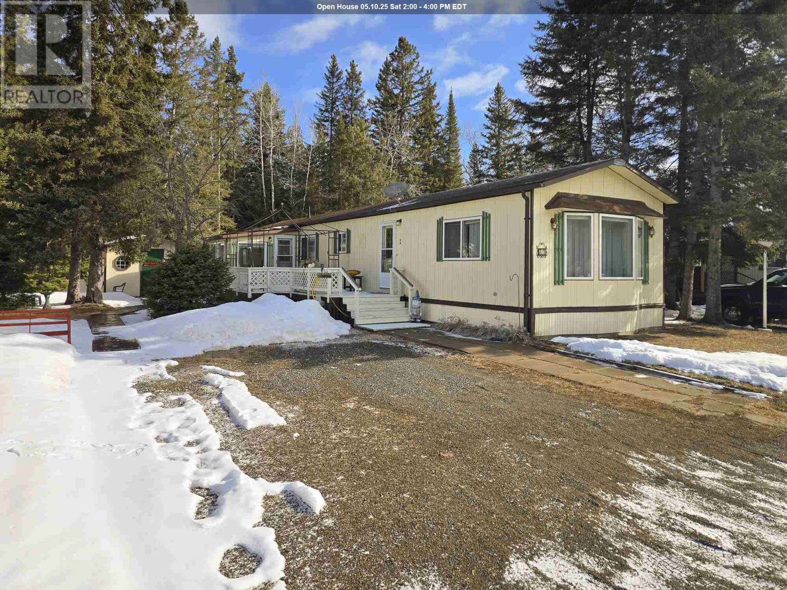 24 Chickadee Ln Property Photo 1