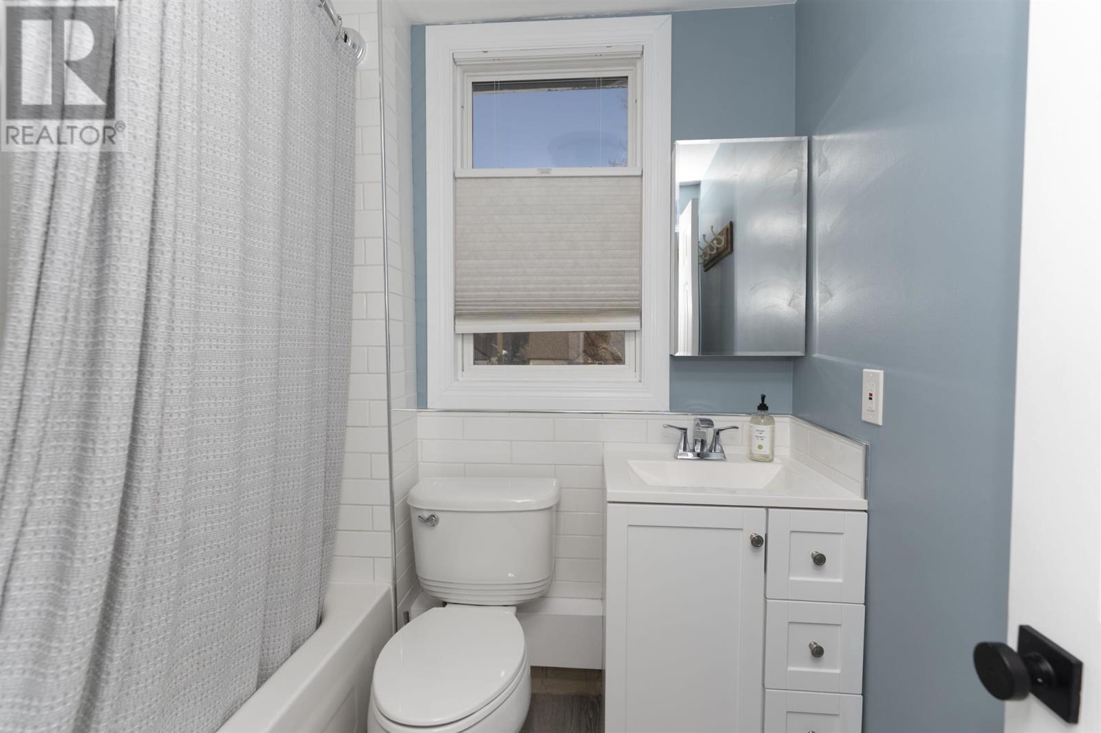 738 Bessie Ave Property Photo 20