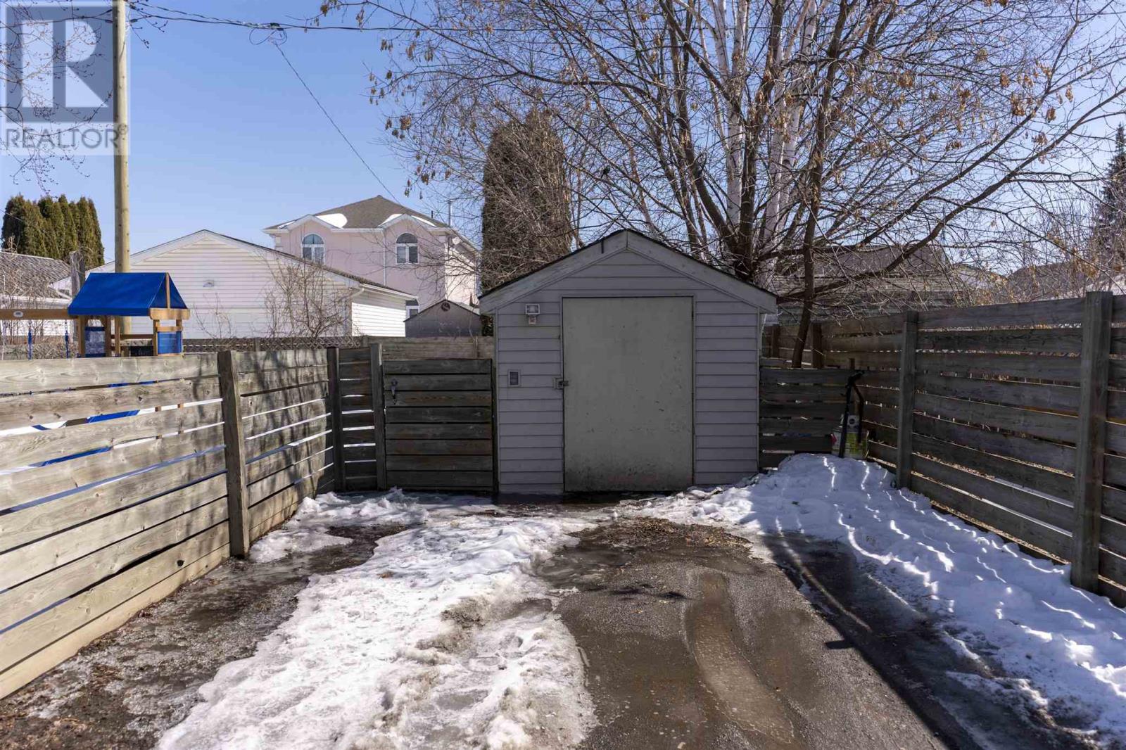 738 Bessie Ave Property Photo 26