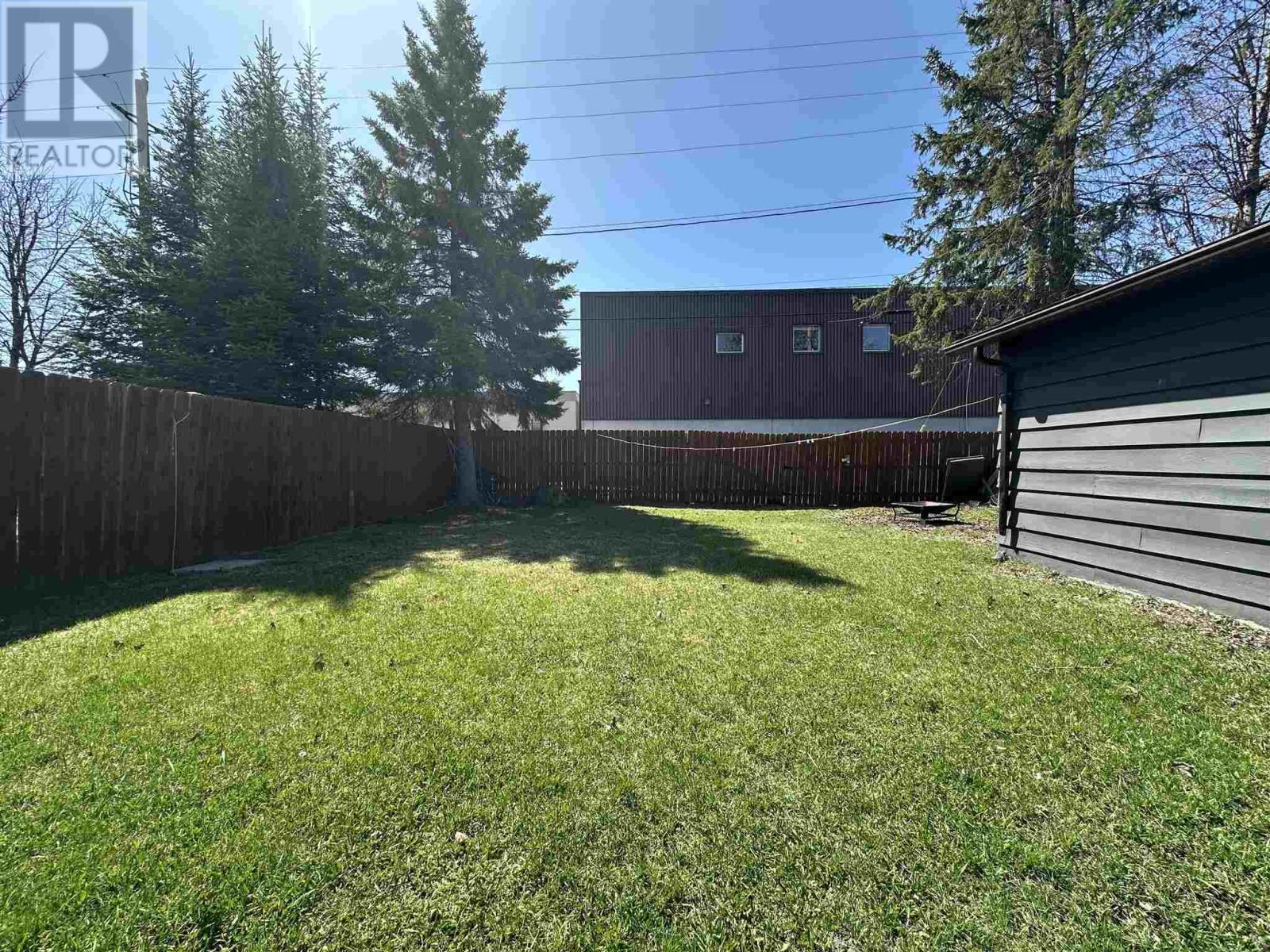 335 First St E Property Photo 22