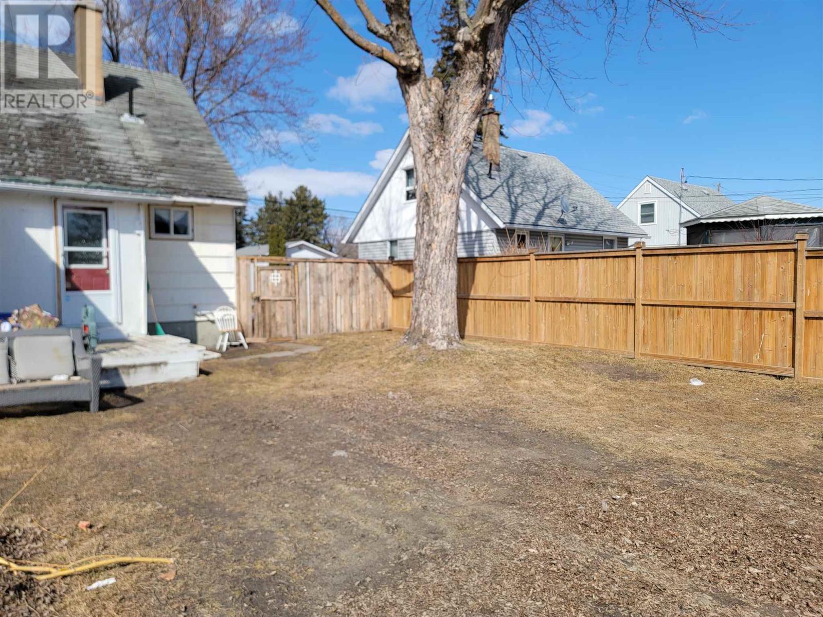 613 Third St W Property Photo 24