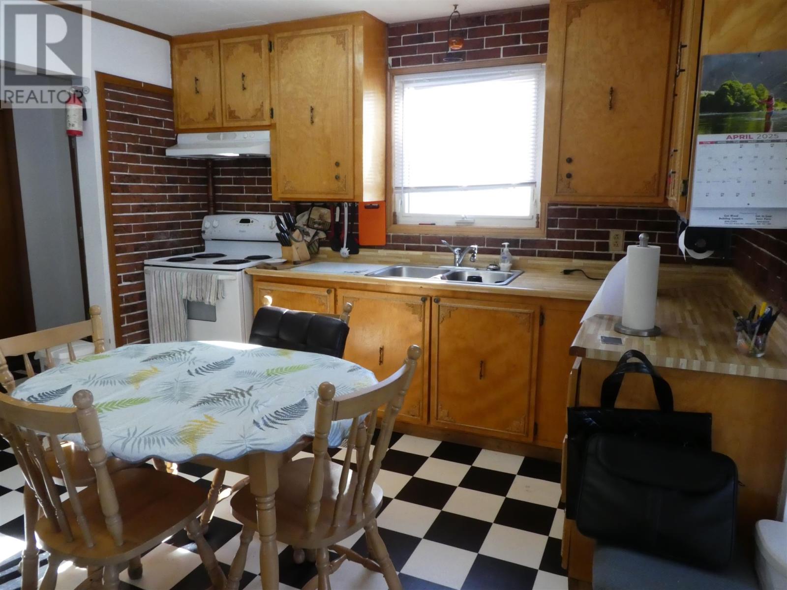 328 Ball Park Cres Property Photo 4