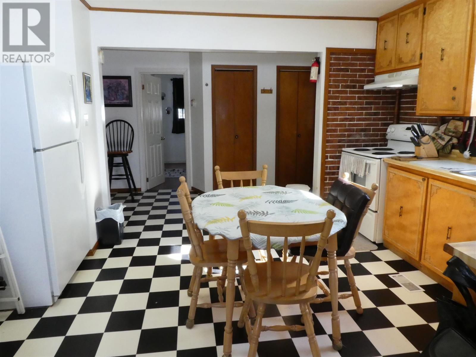 328 Ball Park Cres Property Photo 5