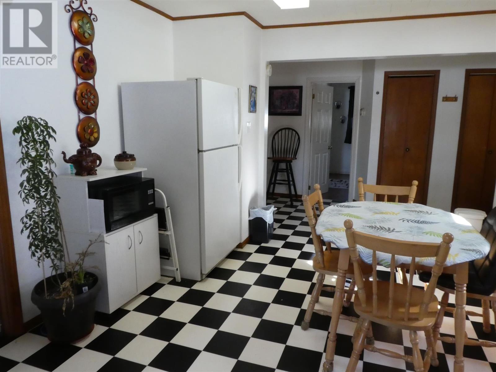 328 Ball Park Cres Property Photo 6