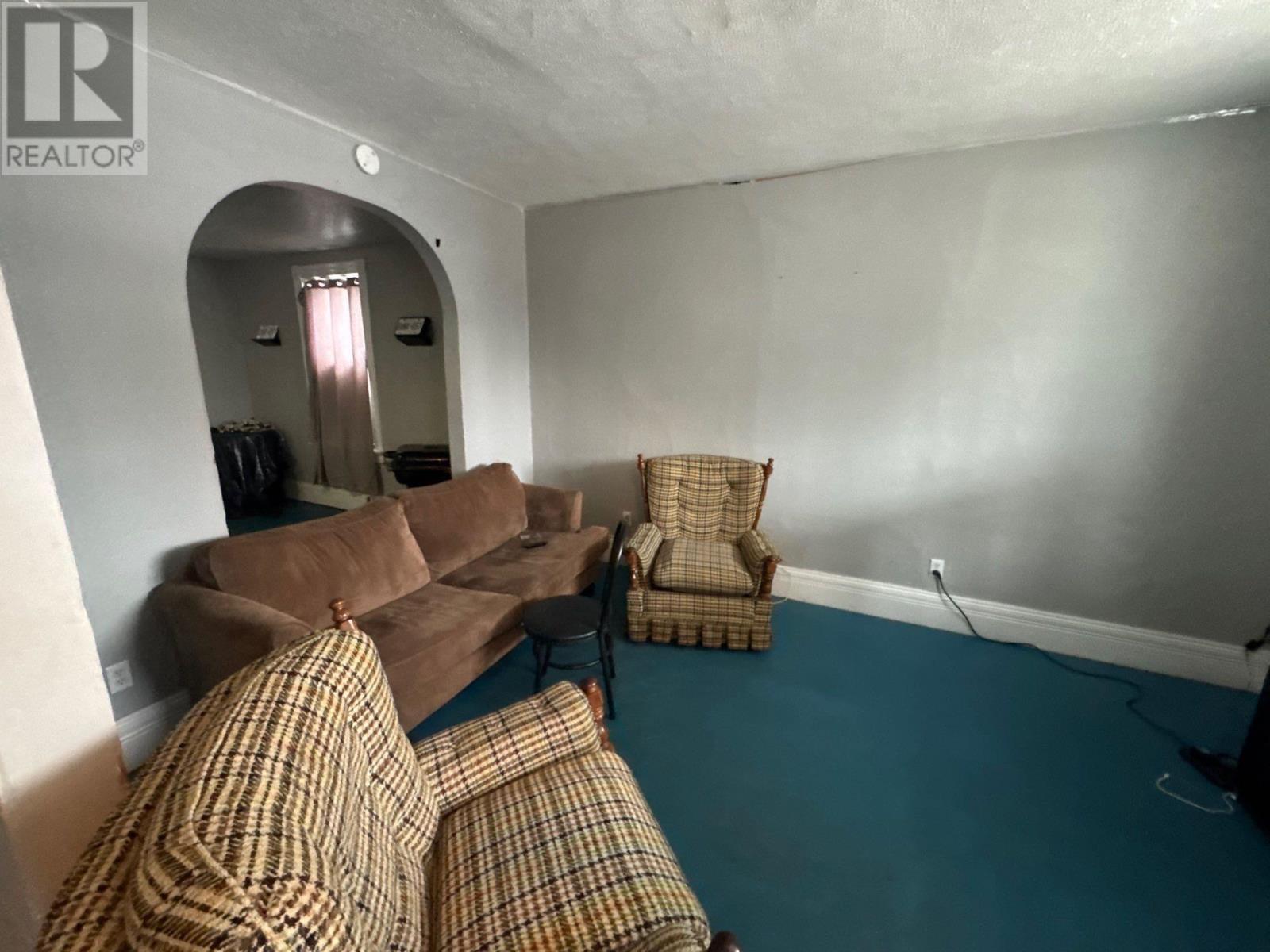 404 Ambrose St Property Photo 6