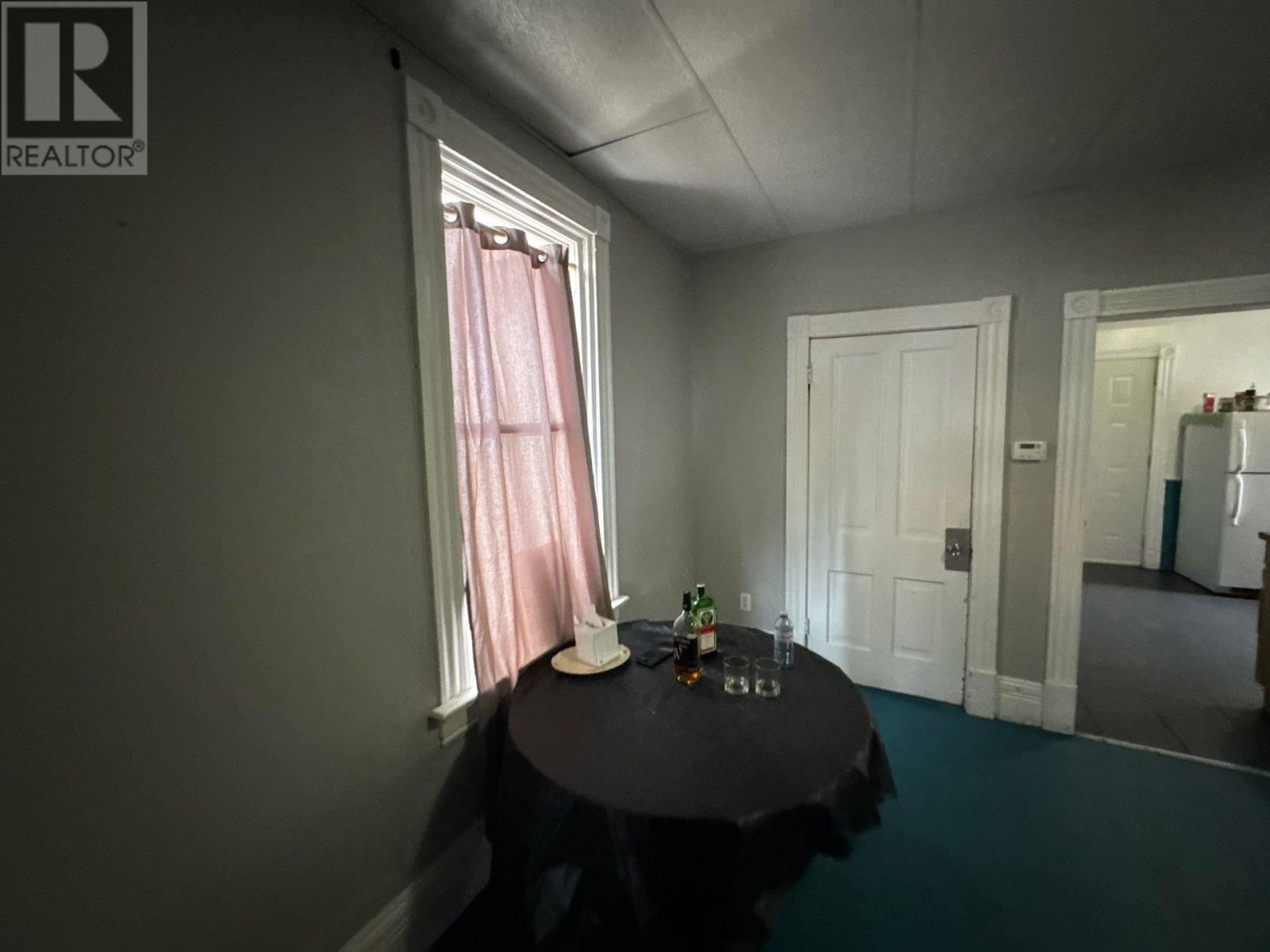 404 Ambrose St Property Photo 10