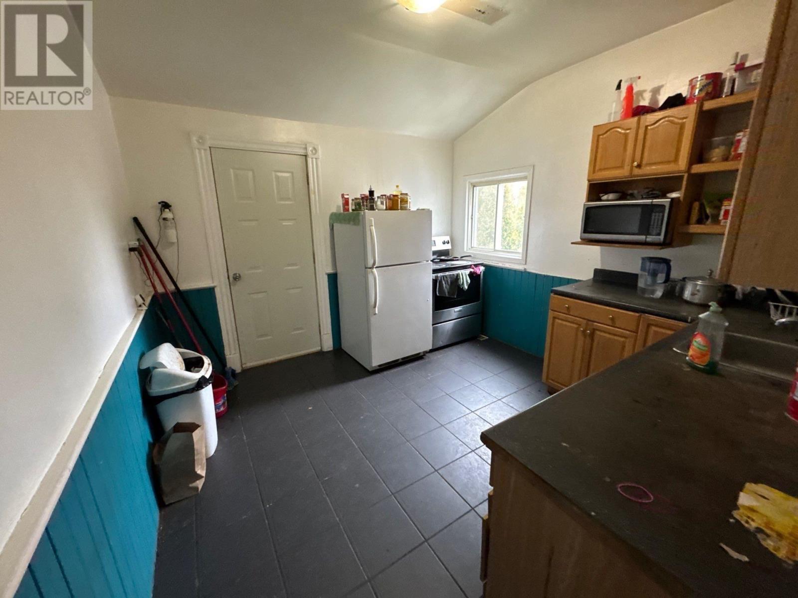 404 Ambrose St Property Photo 13