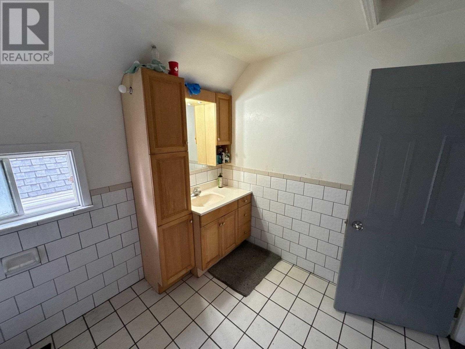404 Ambrose St Property Photo 25