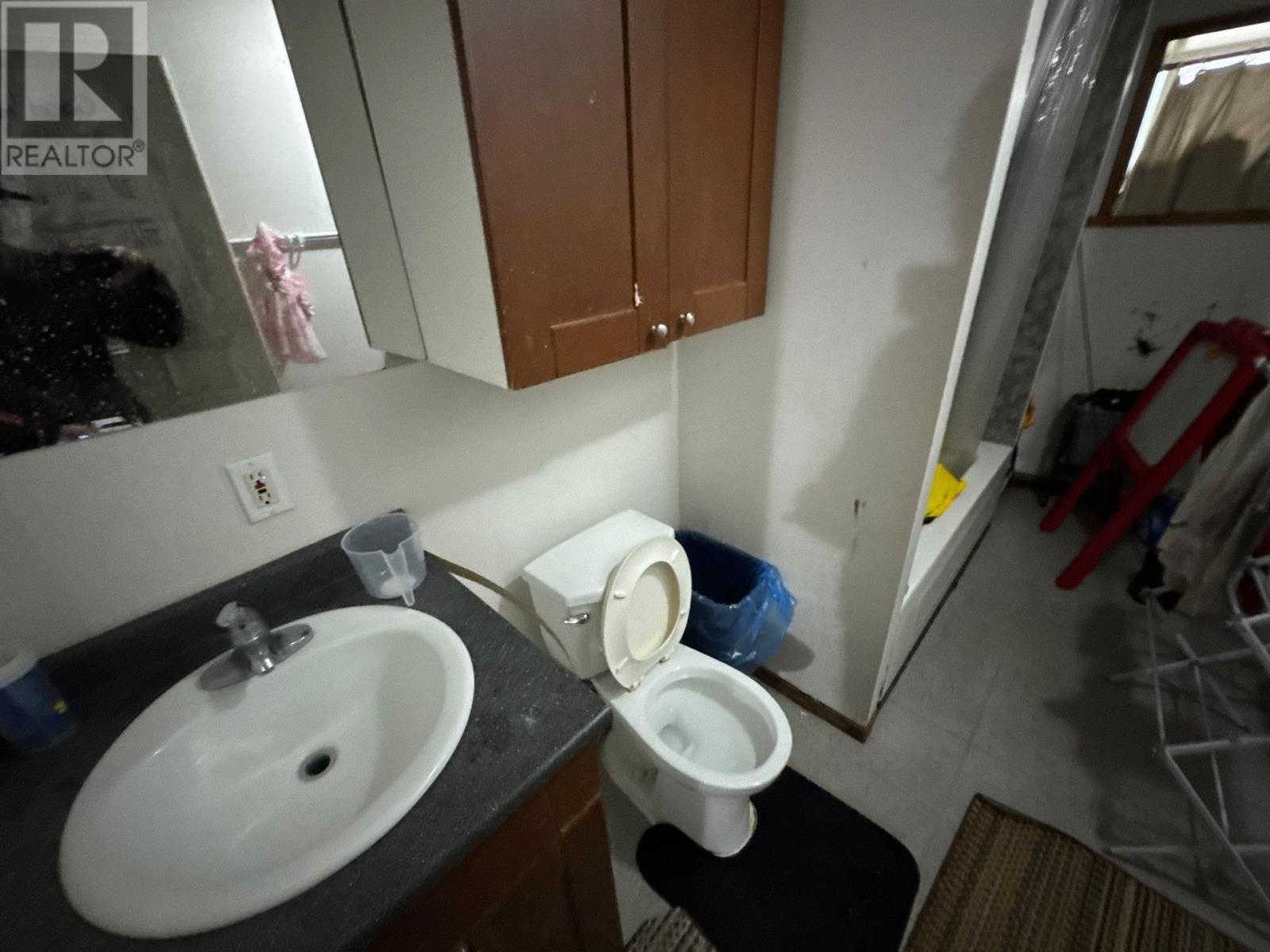 404 Ambrose St Property Photo 27