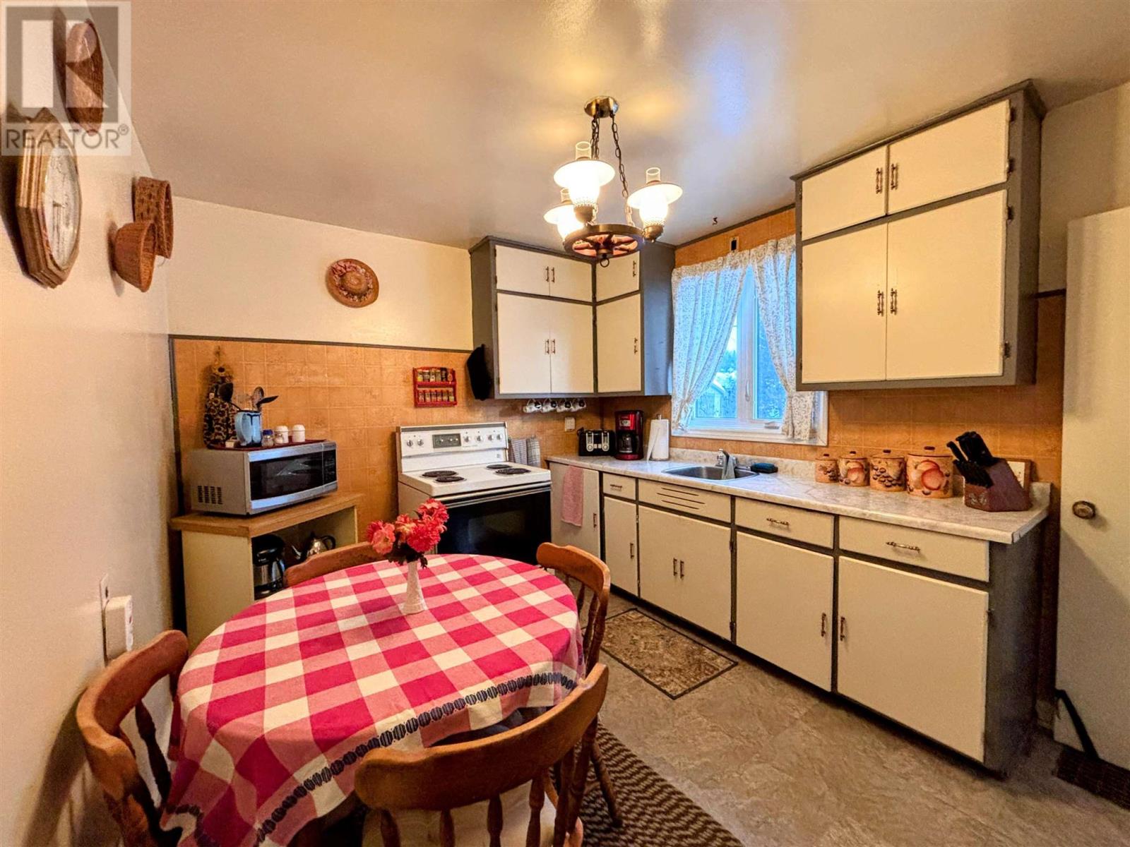 18 Ohsweken Rd Property Photo 7