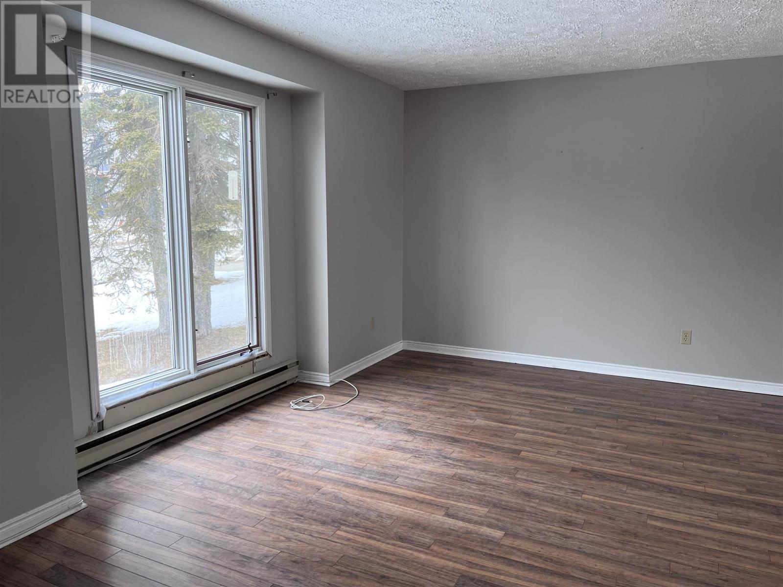 38 Laverendrye Cres Property Photo 4