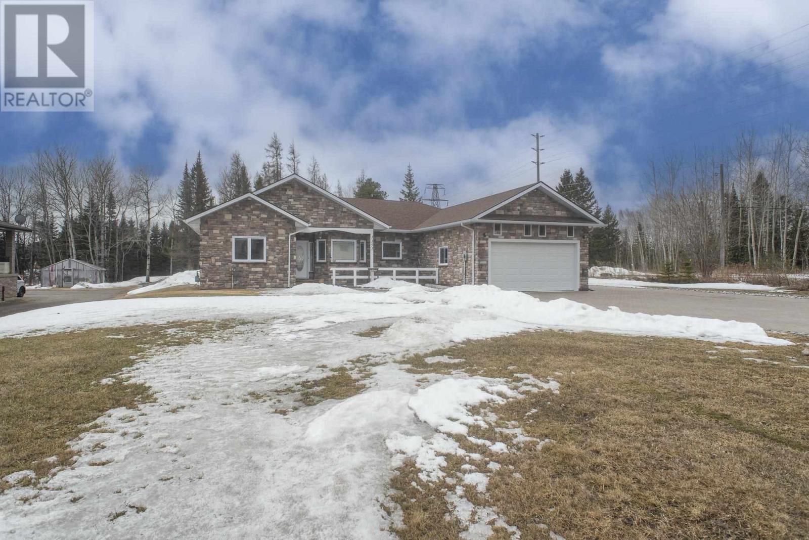 1351 John St. Rd Property Photo 2