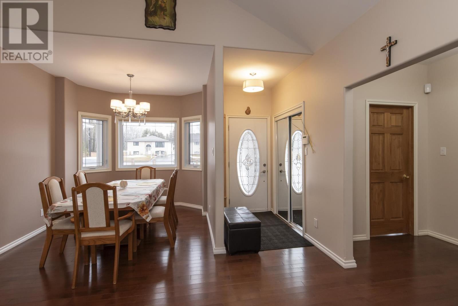 1351 John St. Rd Property Photo 4