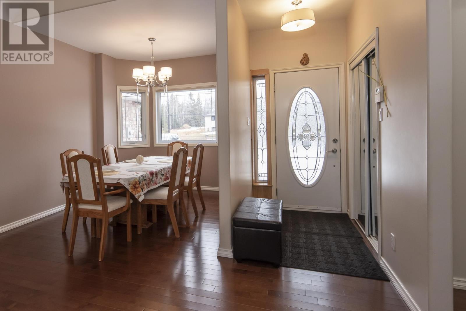 1351 John St. Rd Property Photo 5