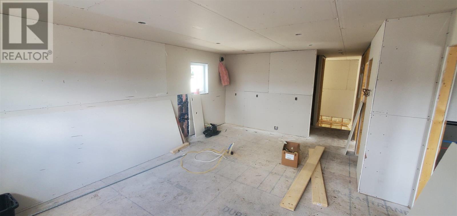 1305 Victoria Ave E Property Photo 4
