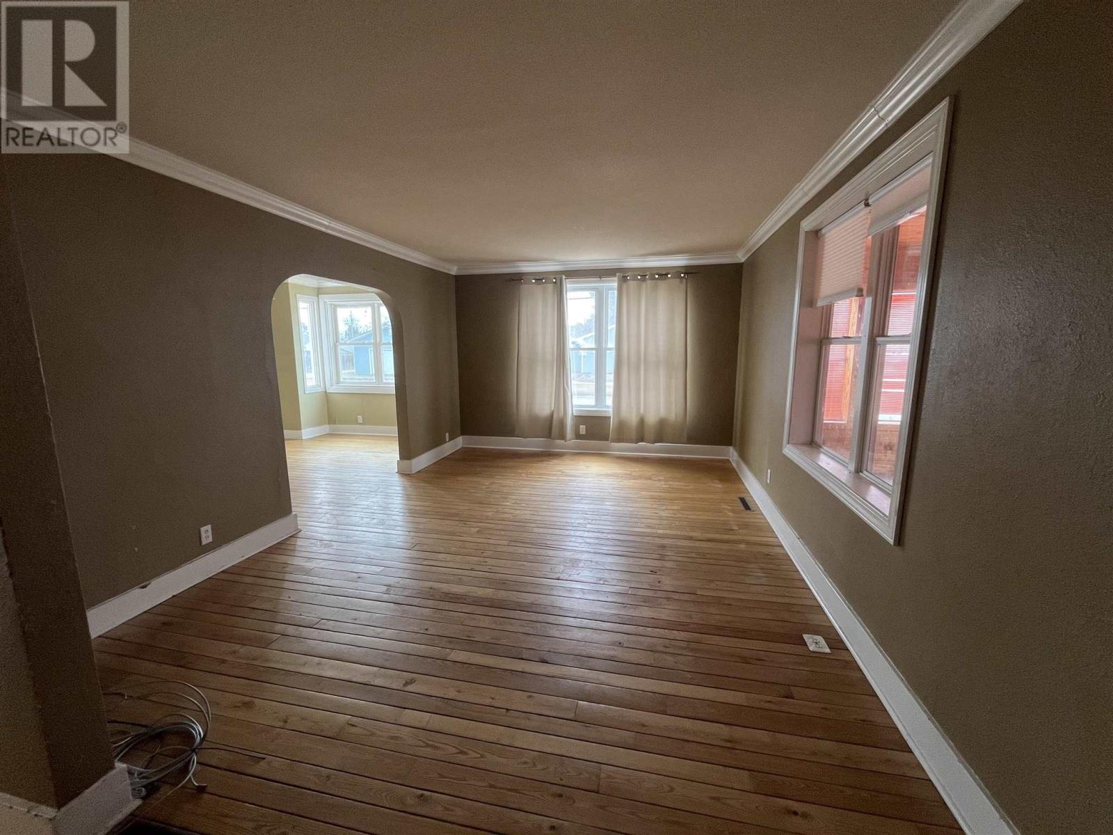 1000 Victoria Ave. N. Property Photo 3