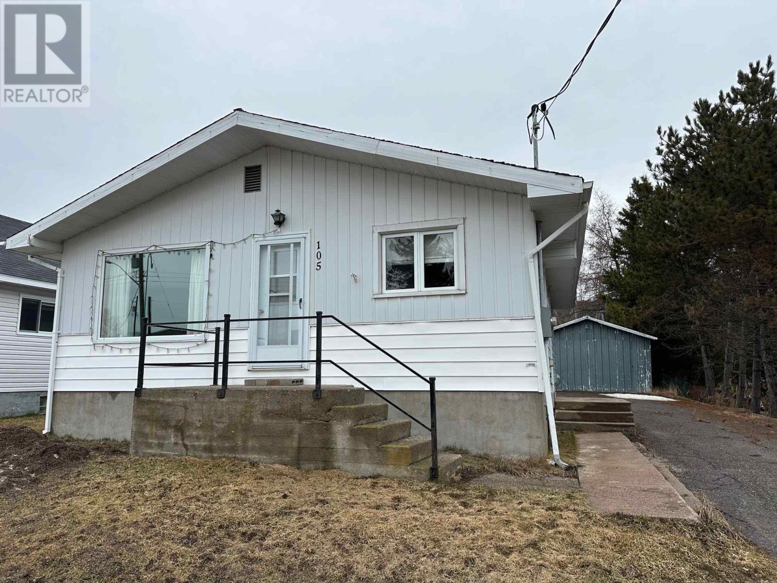 105 Columbia St Property Photo 1