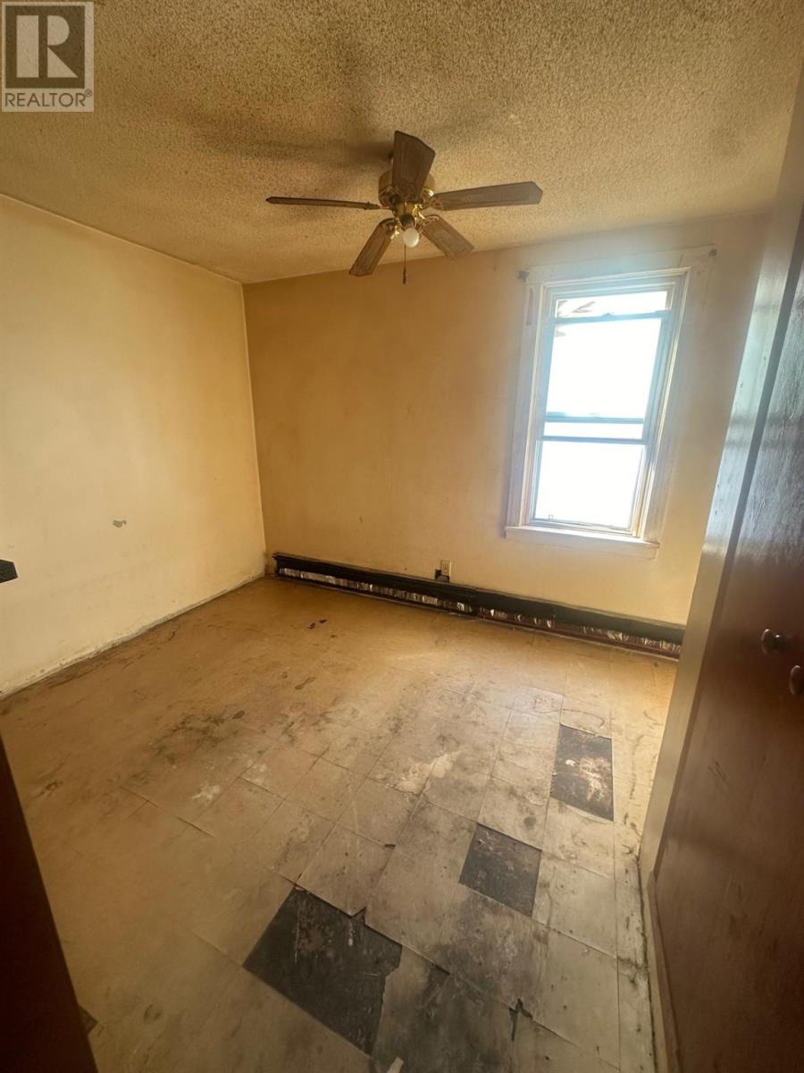 335 Heron St Property Photo 5