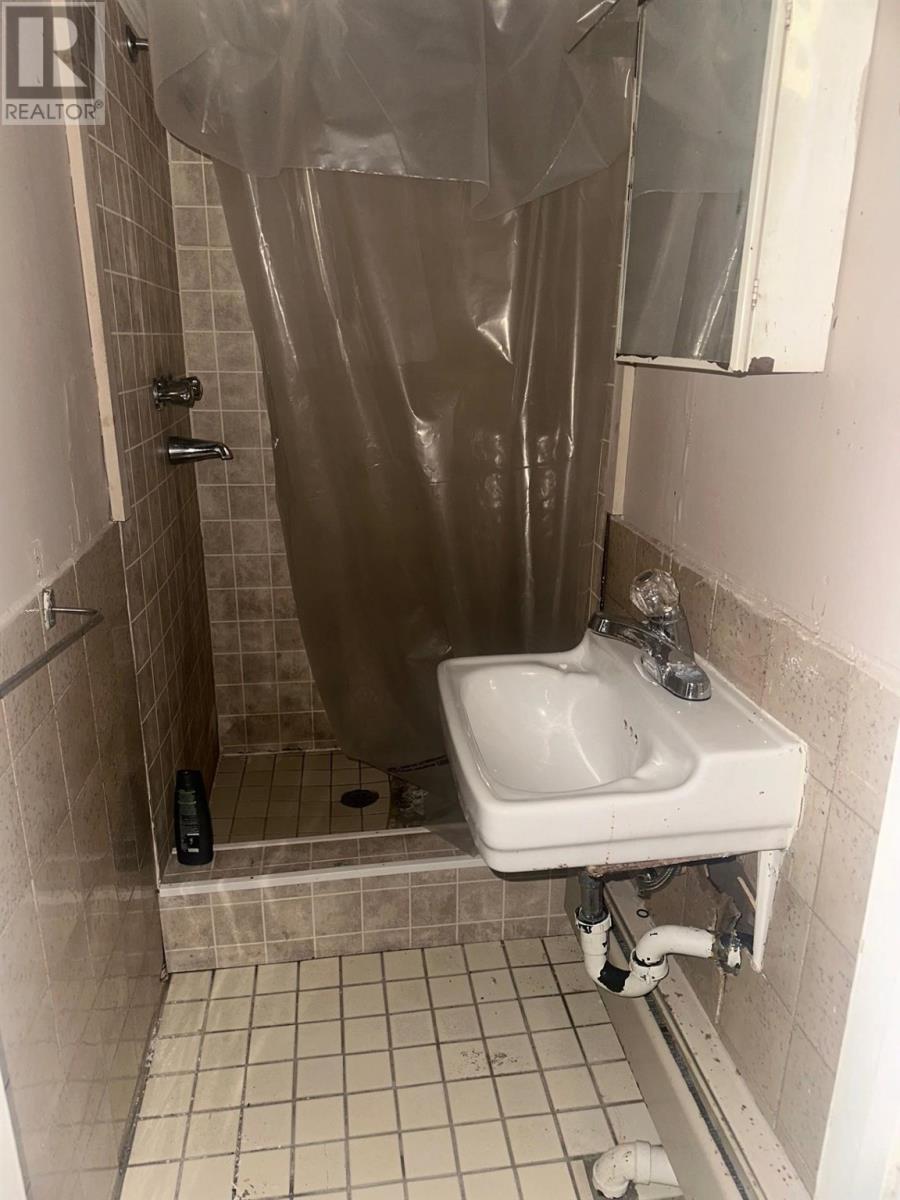 335 Heron St Property Photo 8