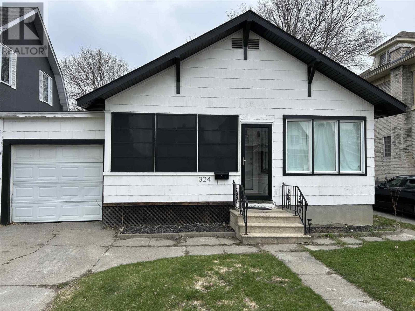 324 SECOND ST E Property Photo 1
