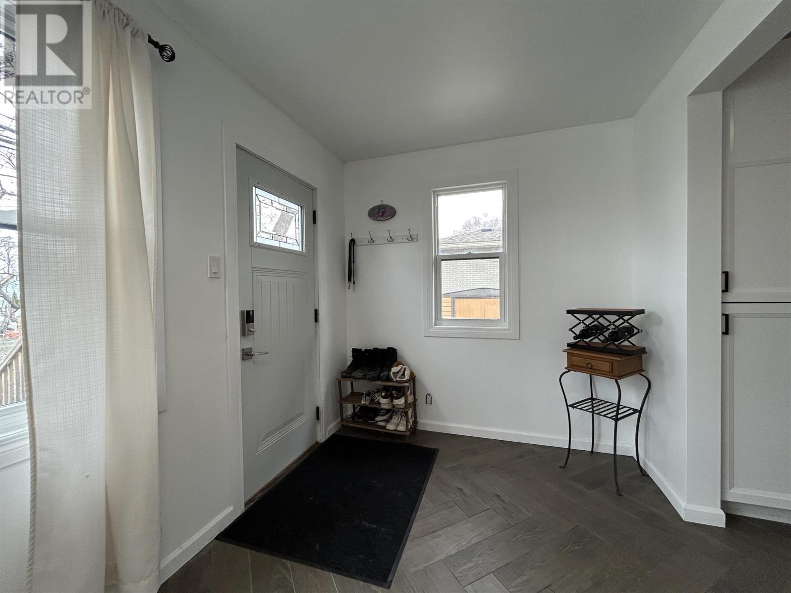 324 Second St E Property Photo 28