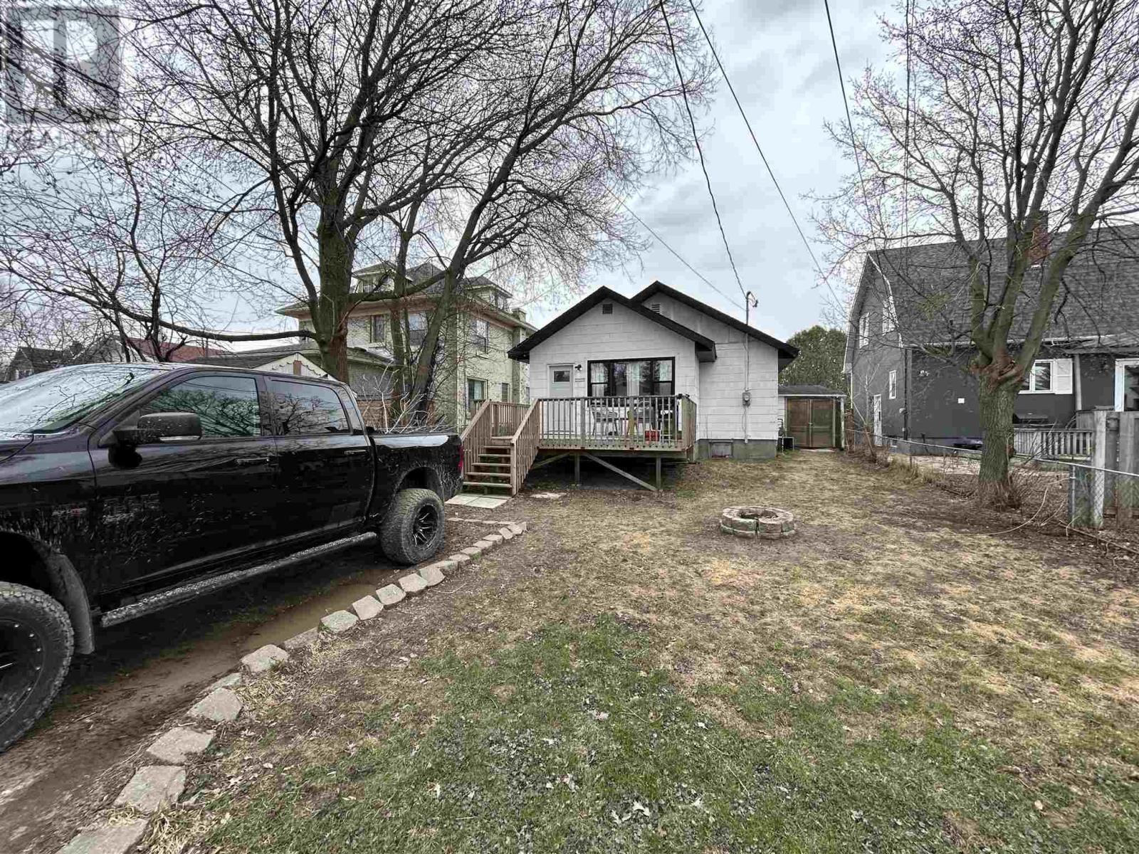324 Second St E Property Photo 44