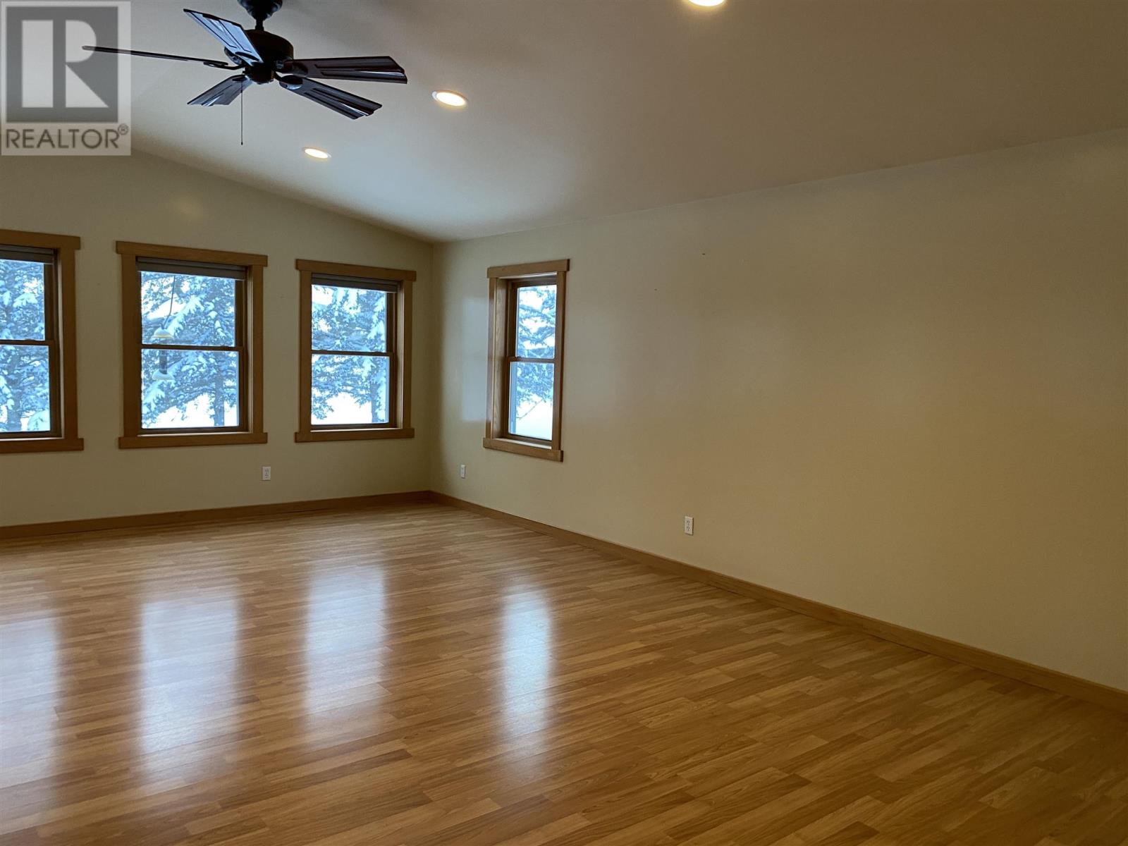 987 Redford Rd Property Photo 3
