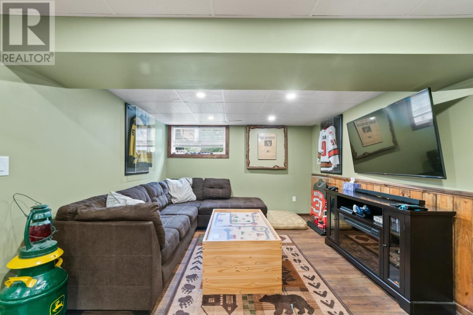 361 Howey St Property Photo 22