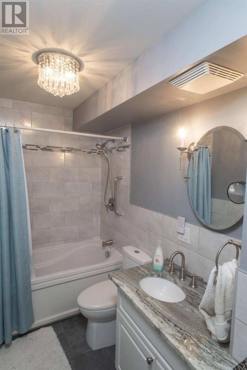 408 405 Waverly St Property Photo 18