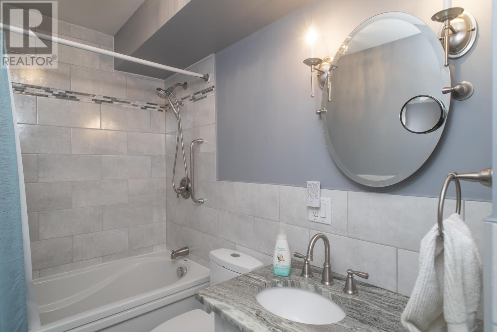 408 405 Waverly St Property Photo 19