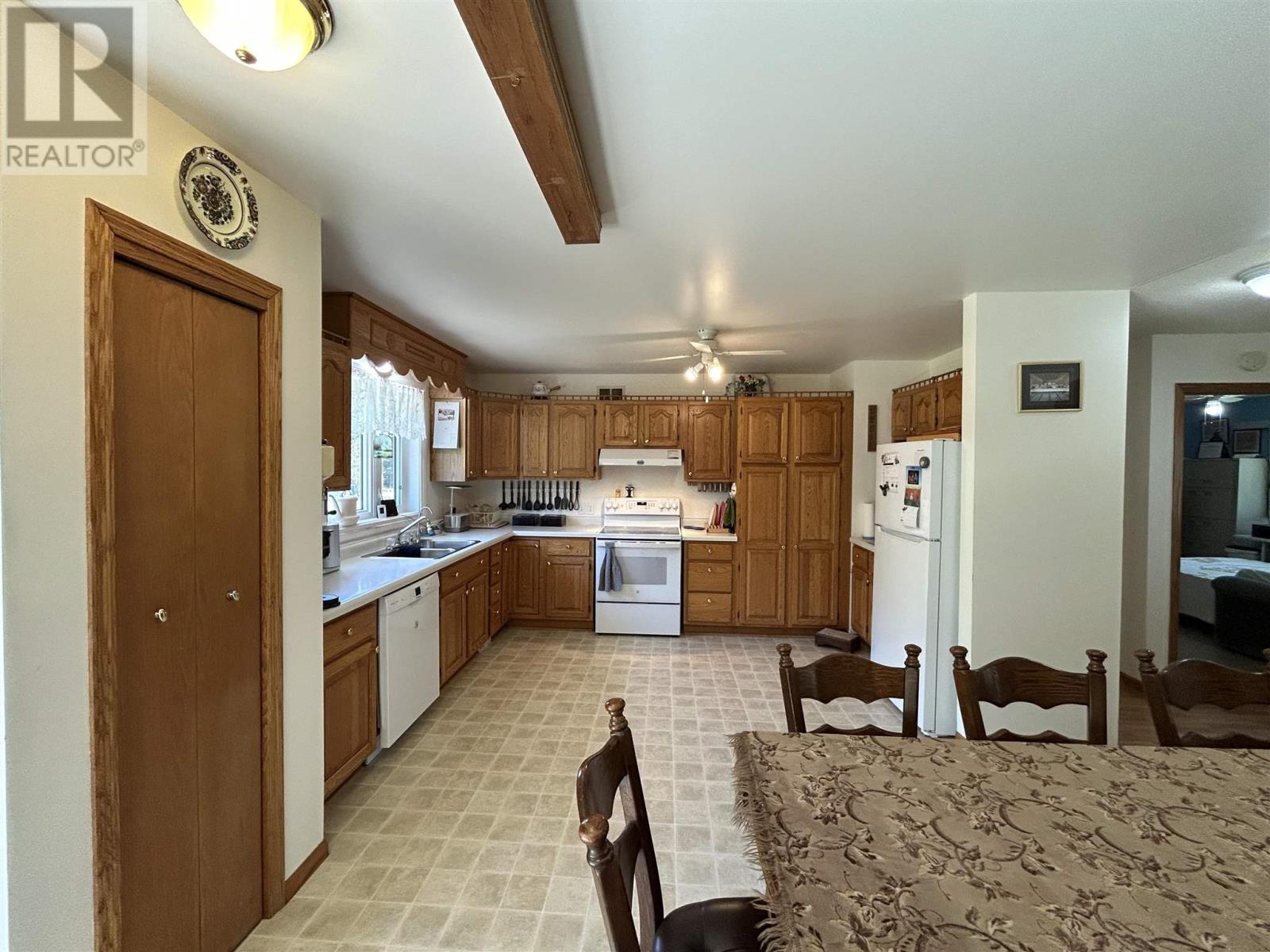 993 Fisher Rd Property Photo 10