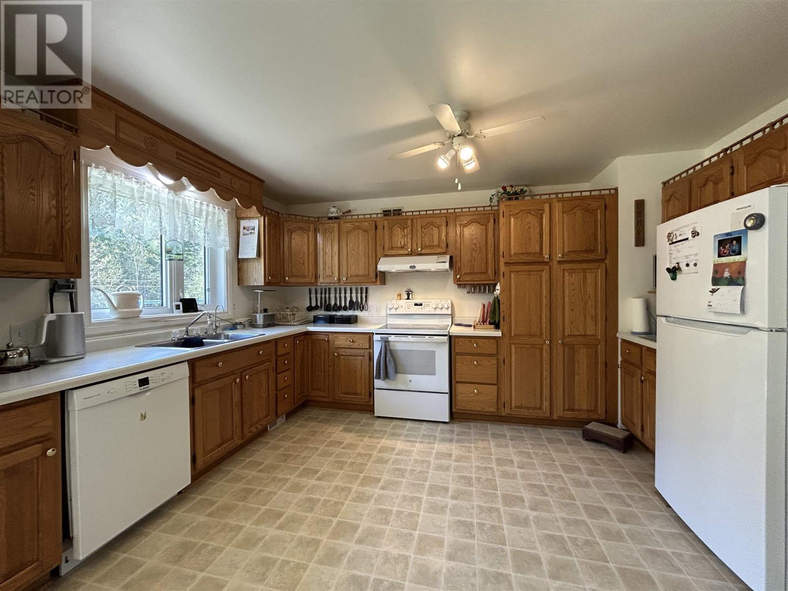 993 Fisher Rd Property Photo 11