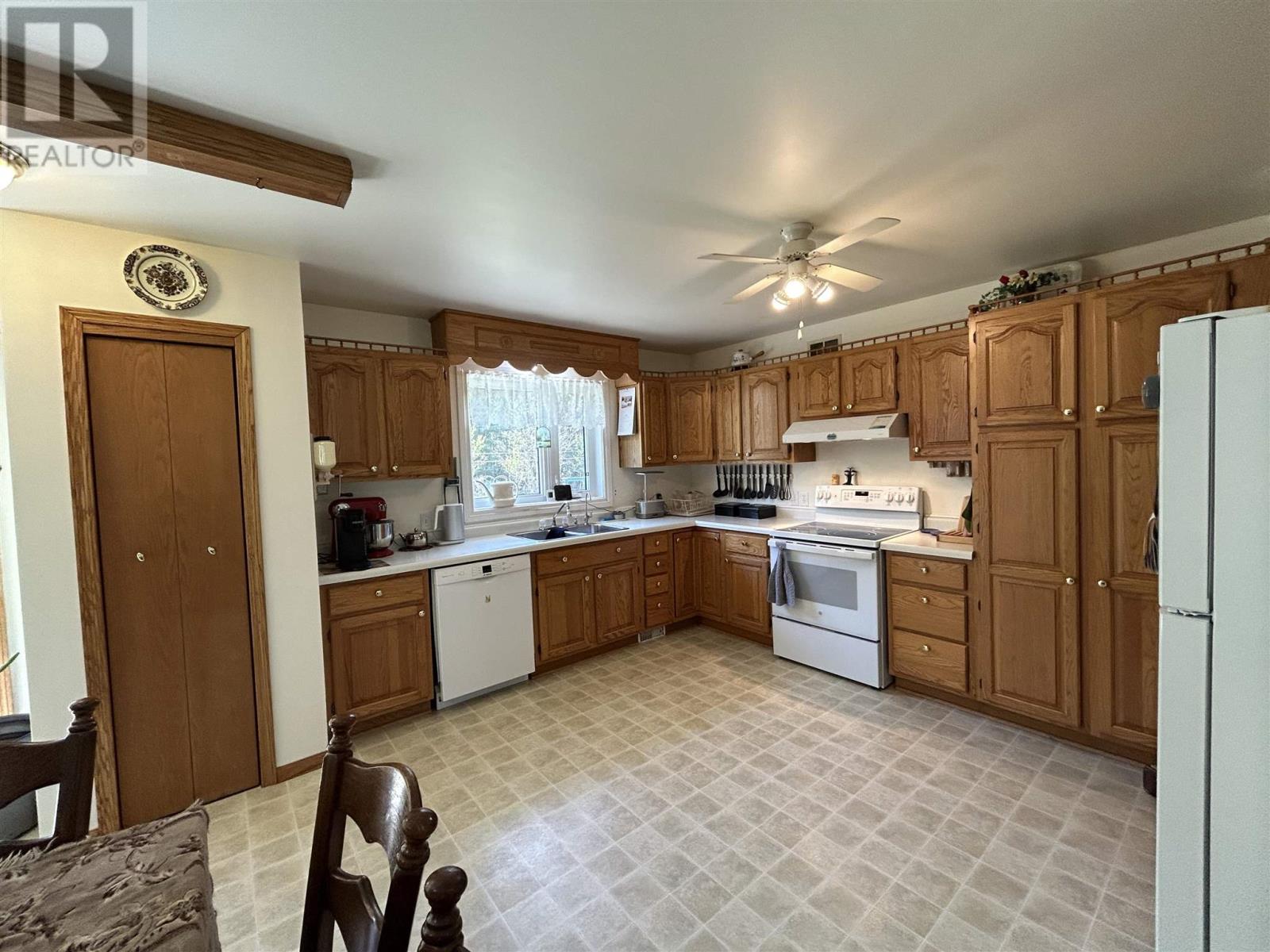 993 Fisher Rd Property Photo 27