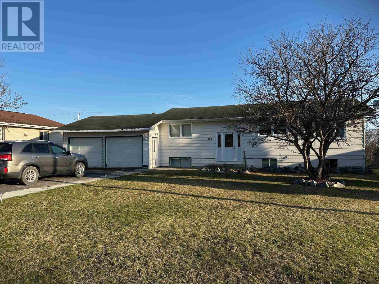 100 Lakeview Dr Property Photo 5