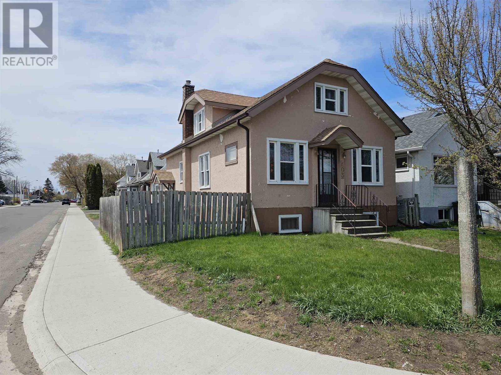 403 Prince Arthur Blvd Property Photo 2