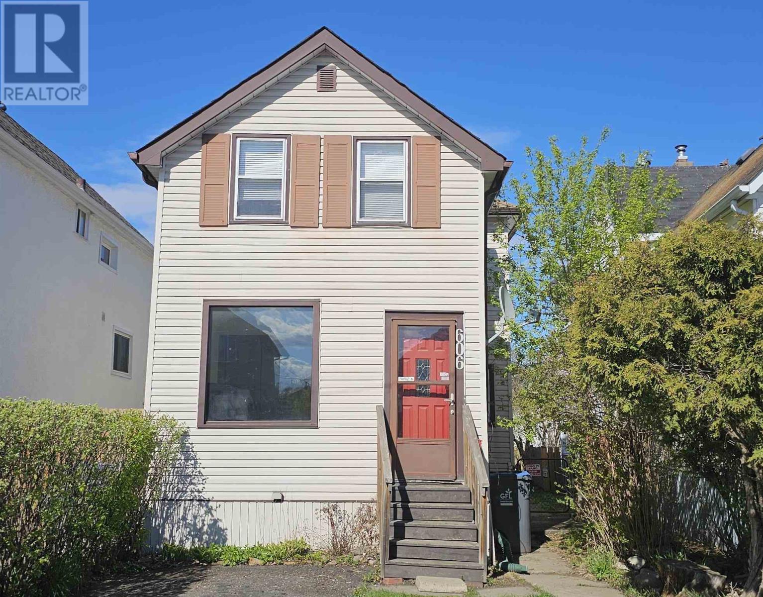 606 Mcleod St Property Photo 1