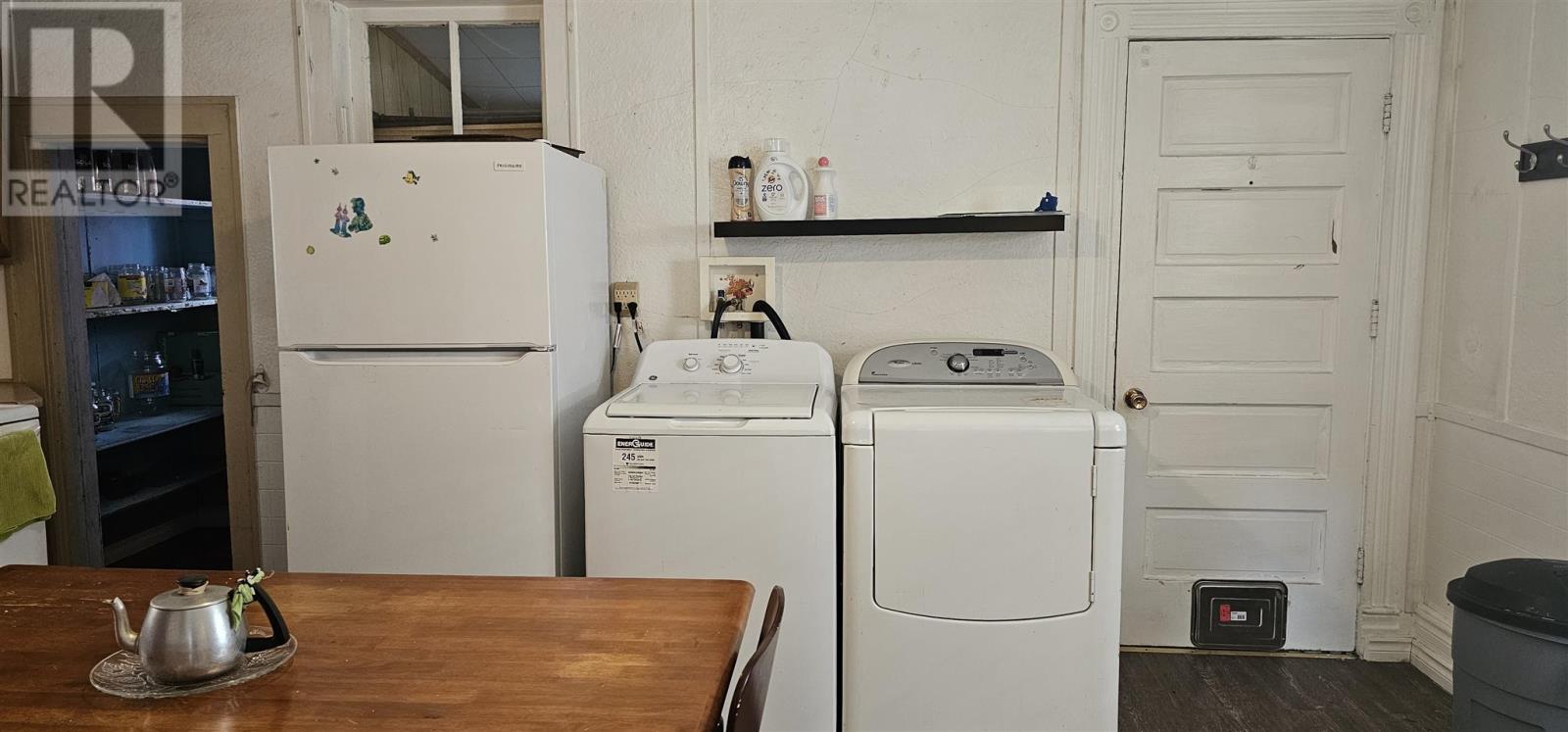 606 Mcleod St Property Photo 7