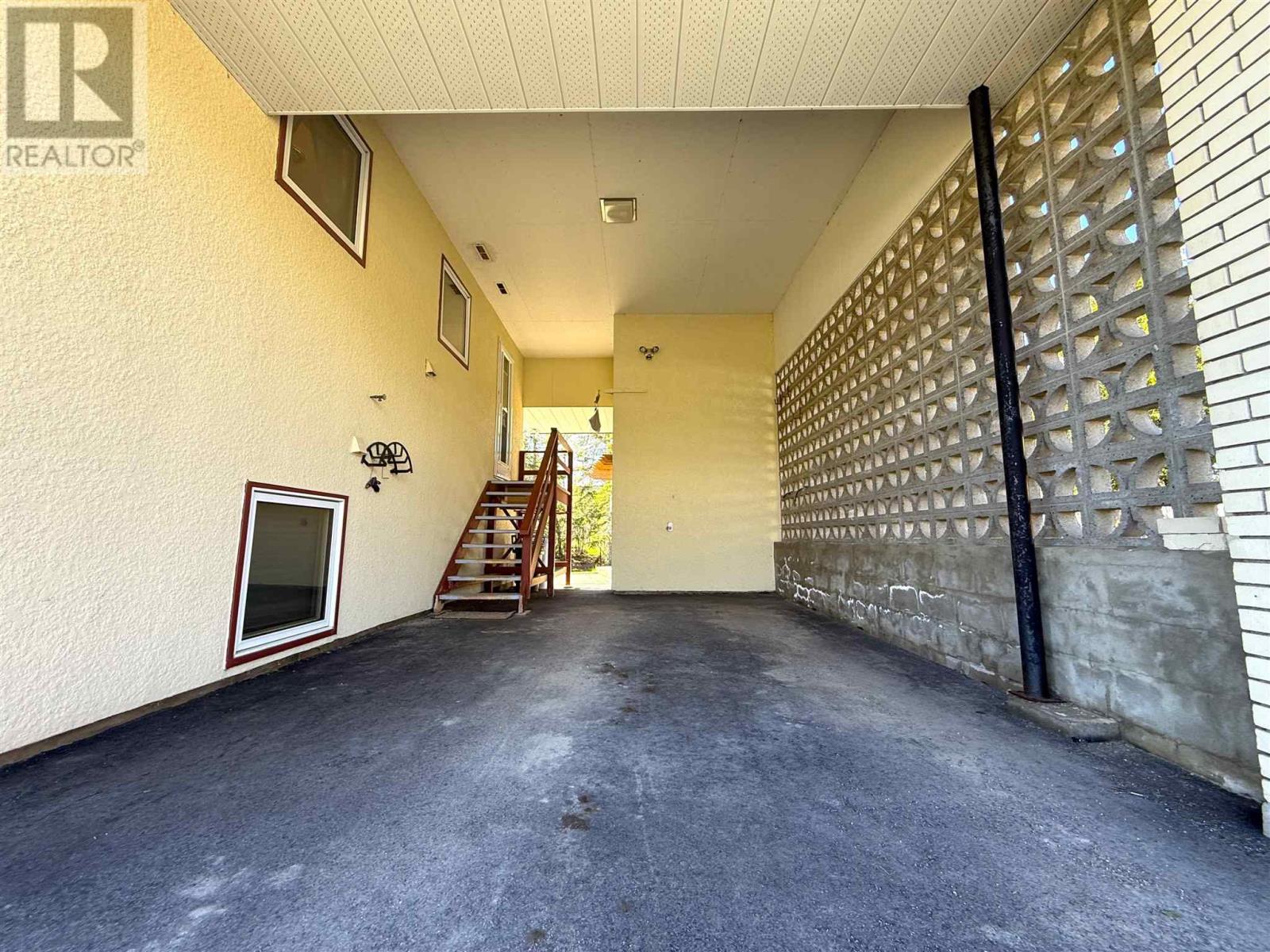 429 Elliott St Property Photo 34