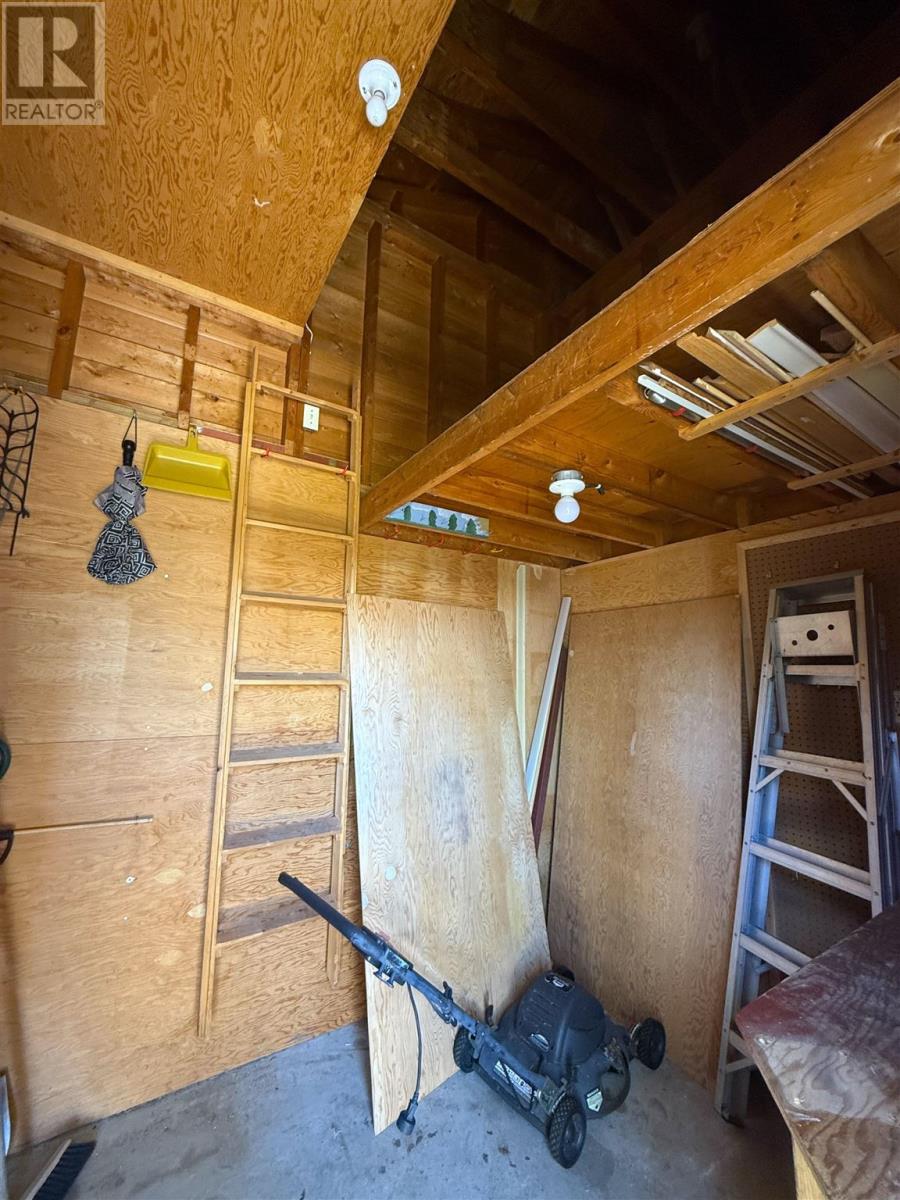 429 Elliott St Property Photo 38