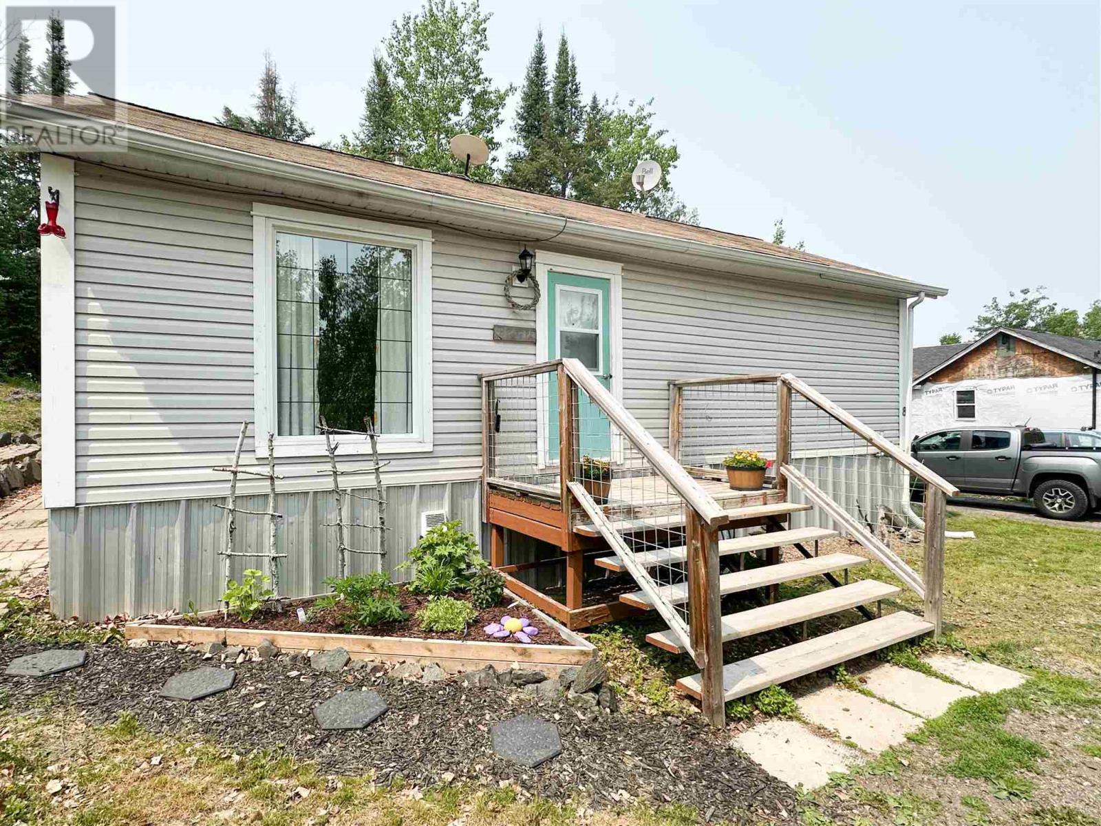 8 Poplar Rd Property Photo 1