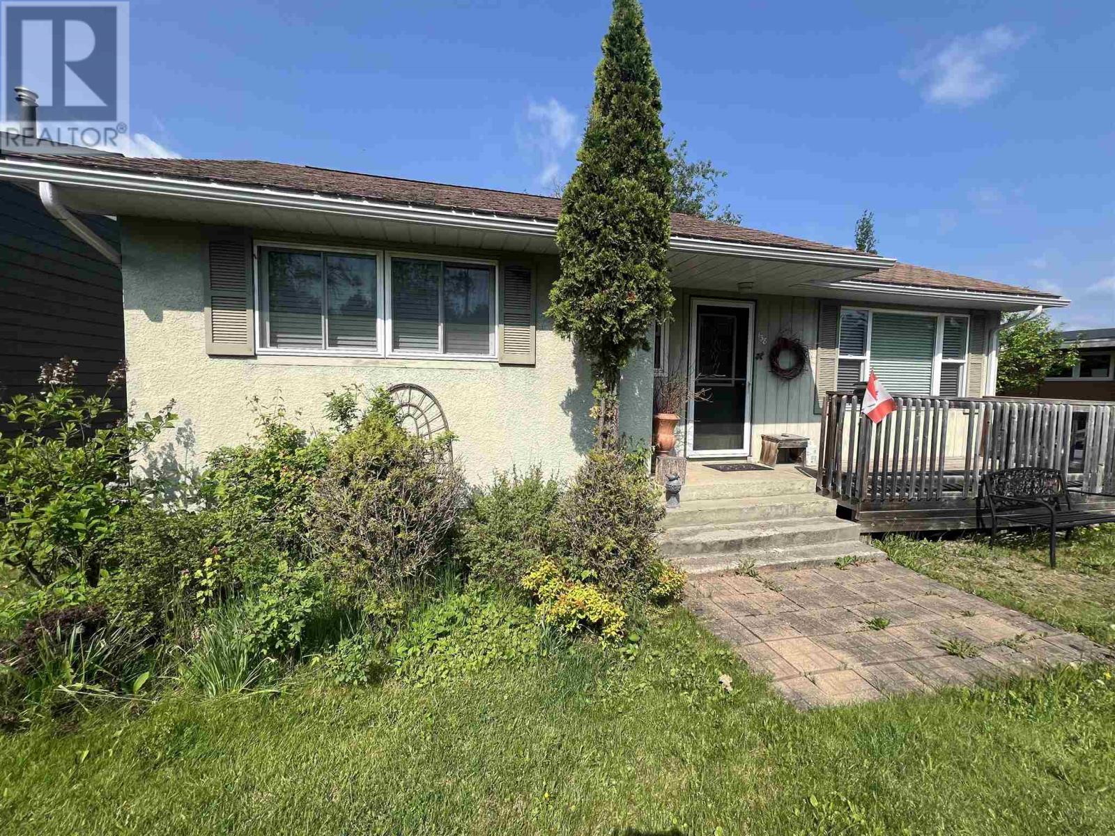 138 Willow Rd Property Photo 1